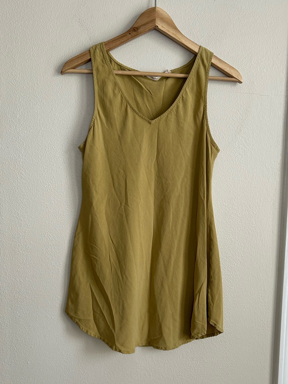 Soft Surroundings 100% Silk Sleeveless V-Neck Tunic Tank Top Olive Gold Size S
